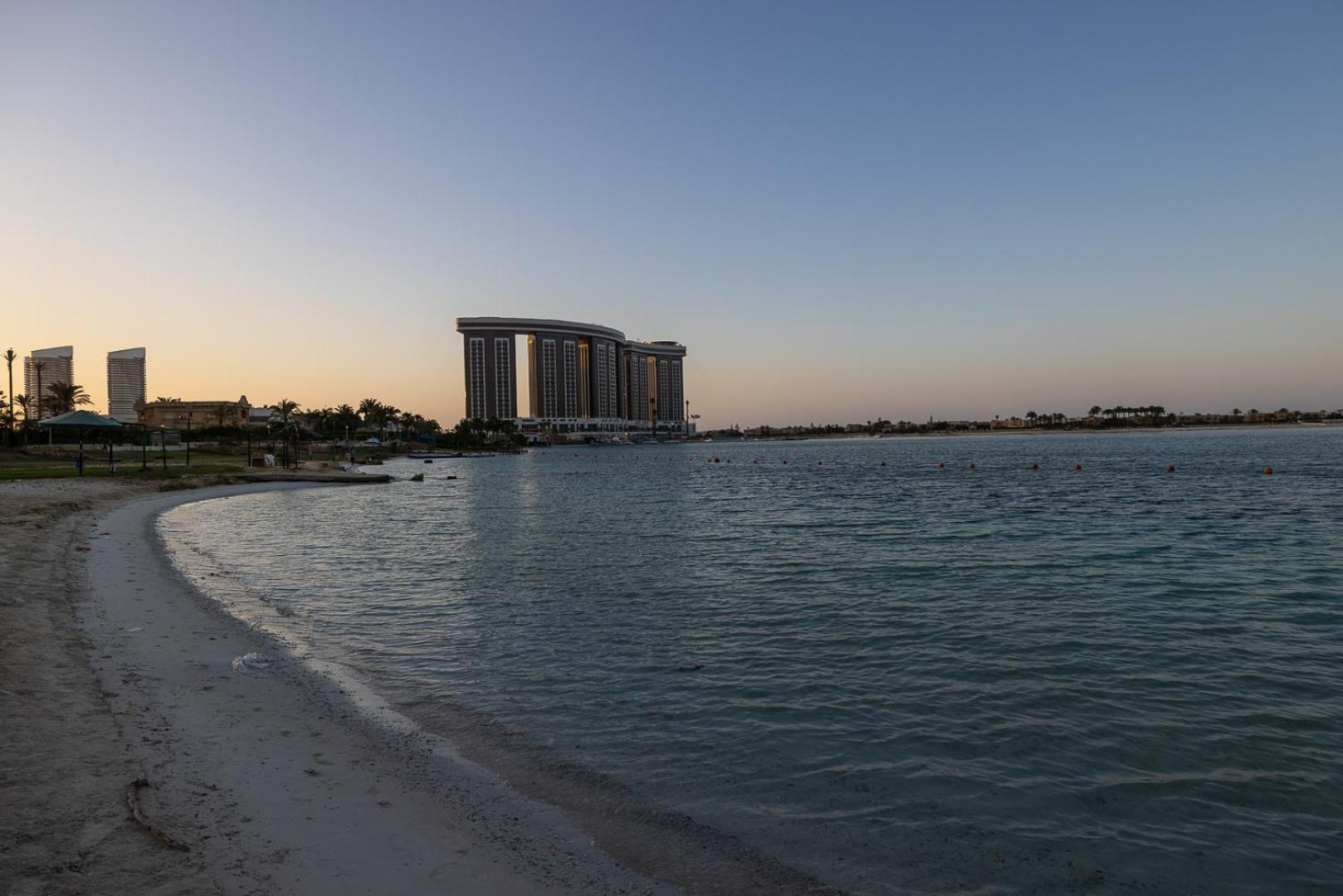 Porto Golf Marina Aqua Park & Beach Access By Best Of Bedz El Alamein Bagian luar foto